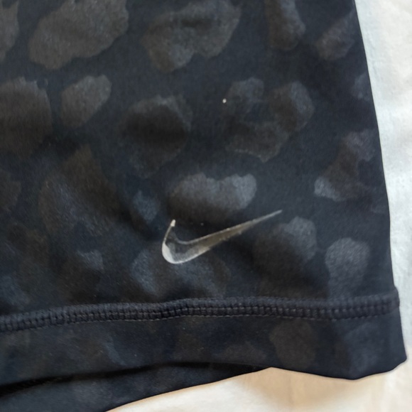 Nike Pro 3” Black Leopard Size Small - Picture 5 of 6